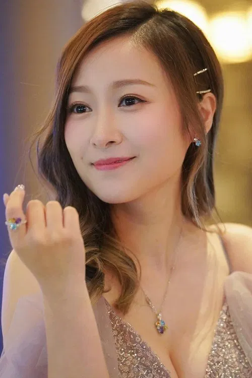 Maggie Wong Mei-Kei profile