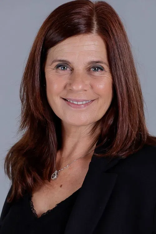 Cristina Homem de Mello profile