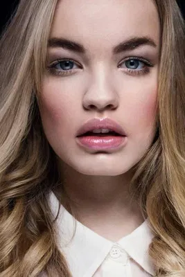 Romi Van Renterghem profile