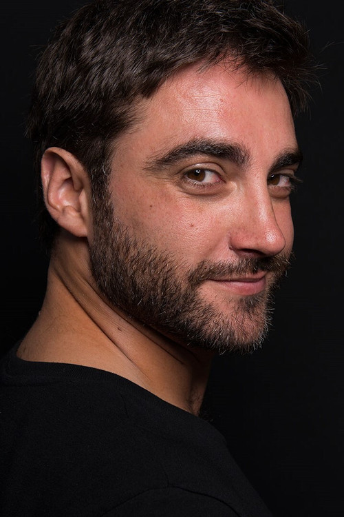 Robert González profile