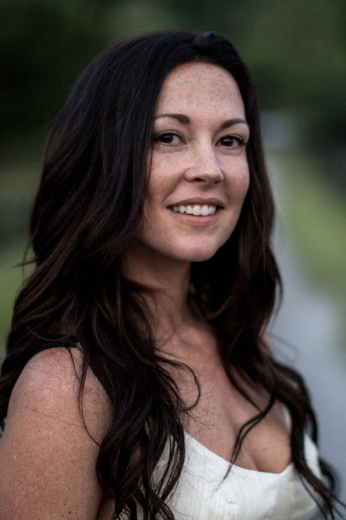 Amanda Shires profile