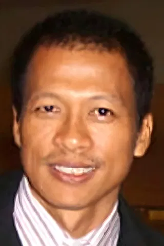 Banlop Lomnoi profile