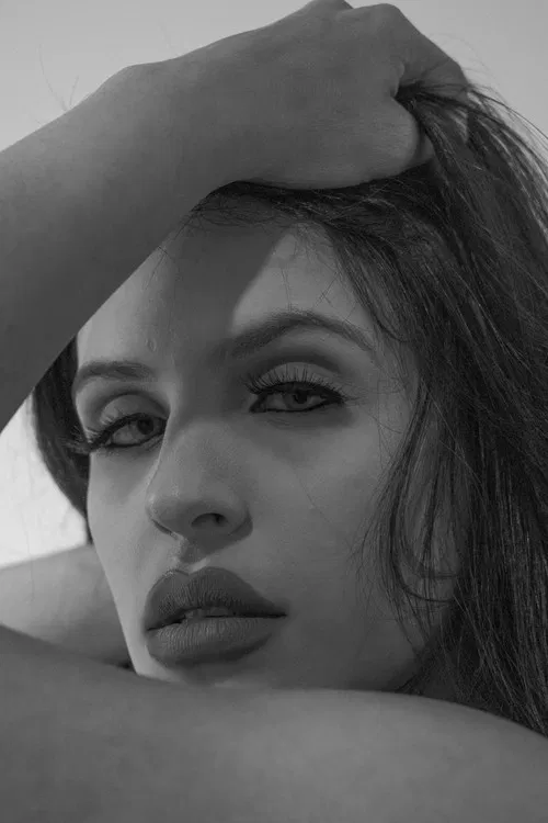 Kênia Souza profile