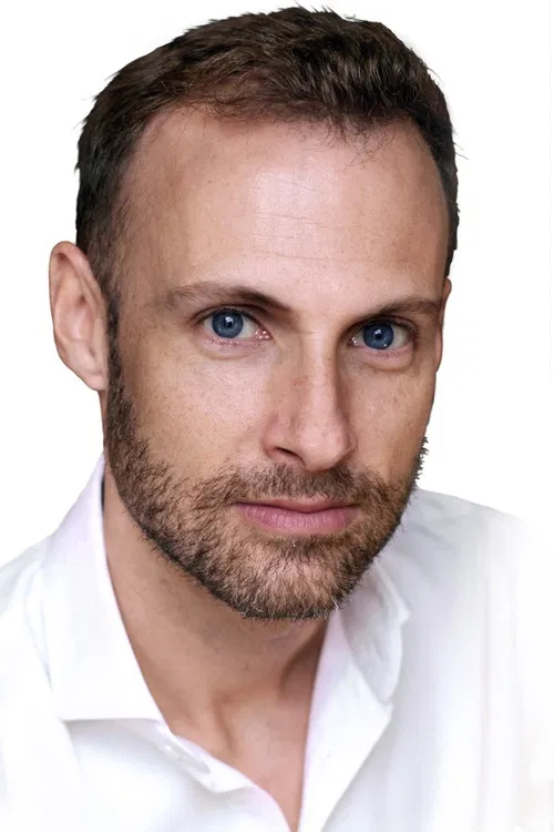 Flannan Obé profile