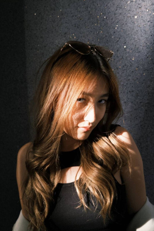 Altyn Adenova profile