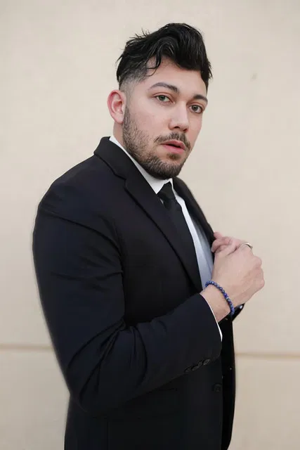 Daniel Caroline profile