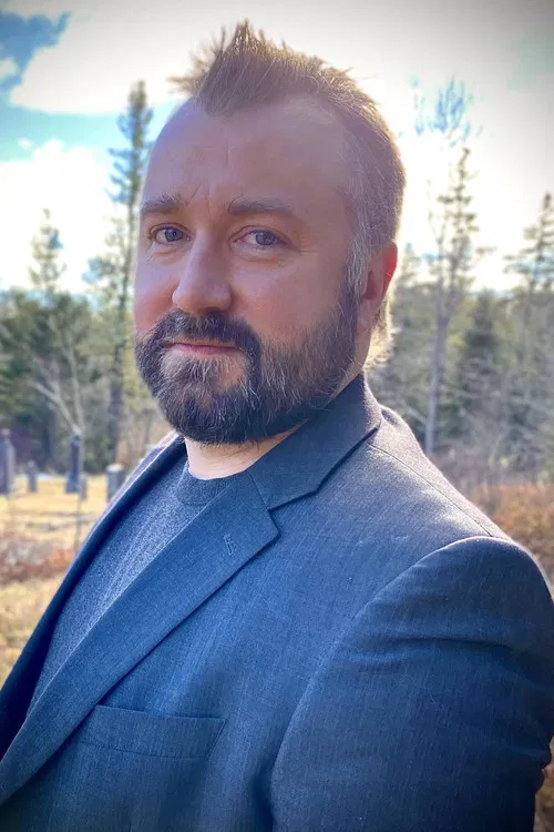 Elliott Van Dusen profile