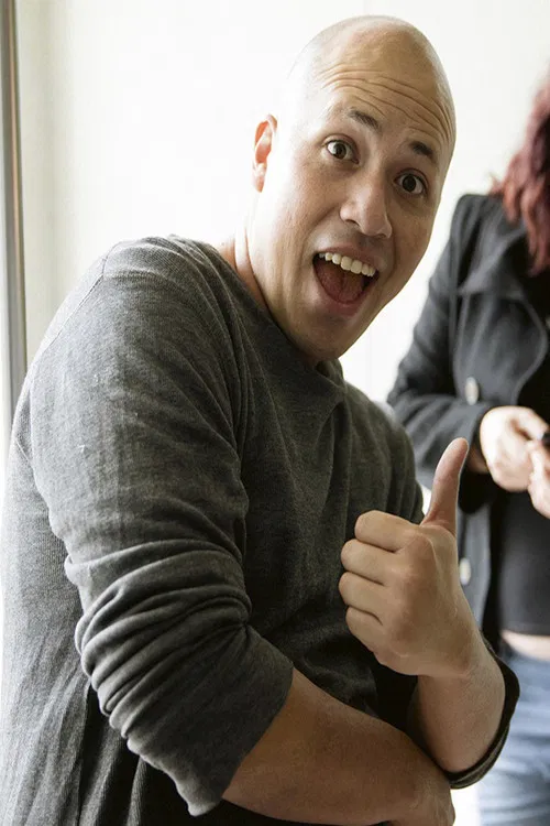 Gerardo Torres profile