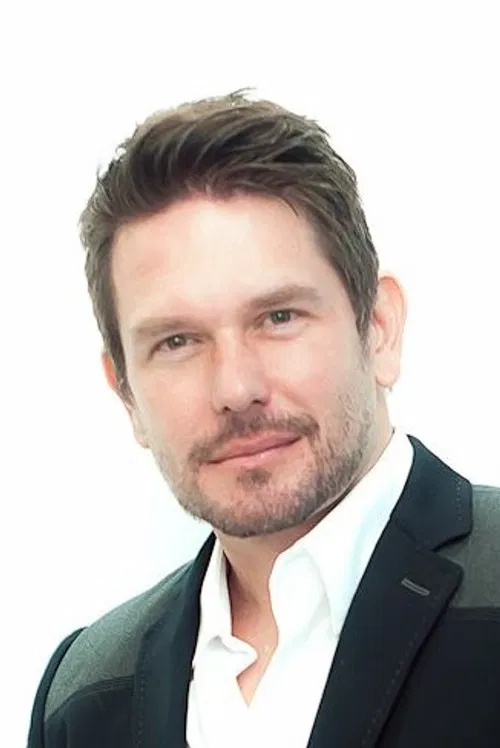 Kristoff Raczynski profile