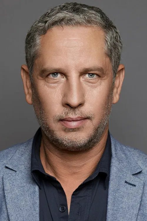 Guillermo Martínez profile