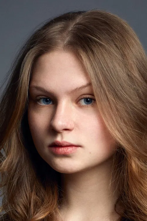 Defne Burnaz profile