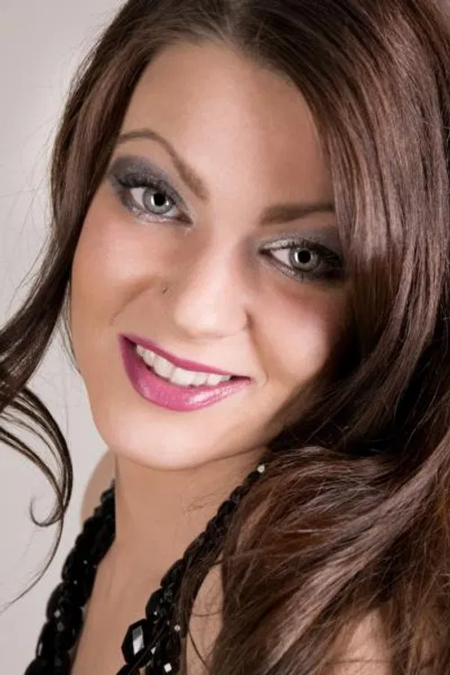 Leonie Saint profile