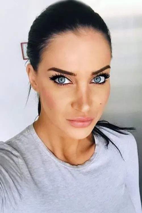 Andrea Pomeje profile