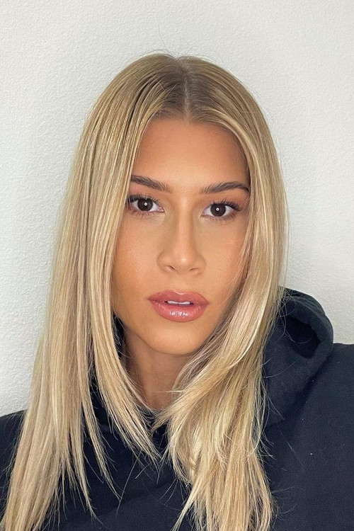 Alexandra Nair profile