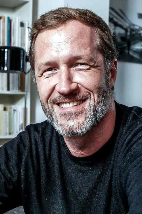 Paul Magnette profile