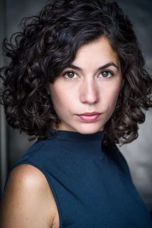 Elena Larios profile