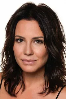 Juliana Knust profile