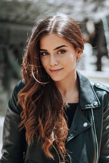 Julia Gibert profile