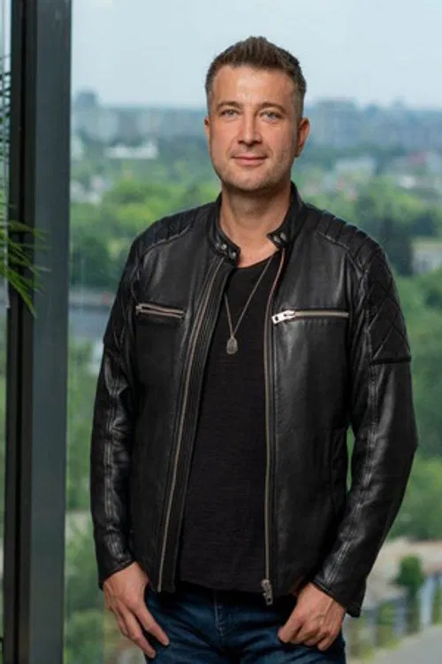 Mircea Căpățînă profile