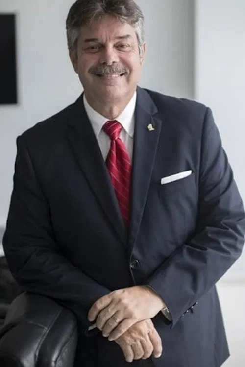 Roberto Vigoreaux profile