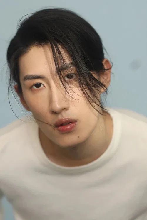 Miao Ruopeng profile