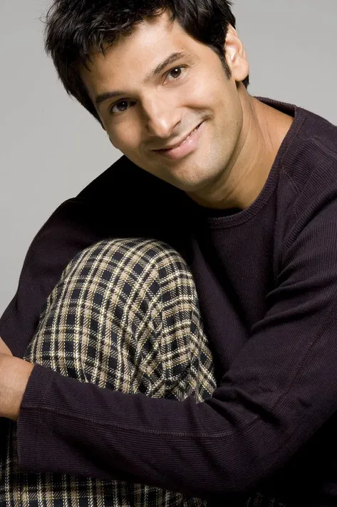 Gil Hernández profile