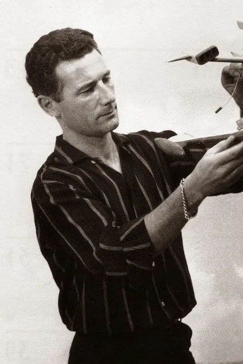 Derek Meddings profile