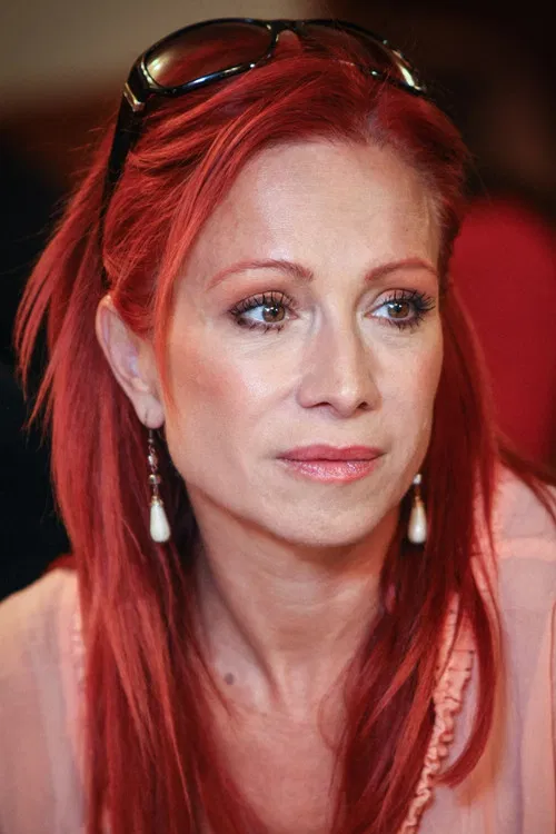 Enikő Détár profile