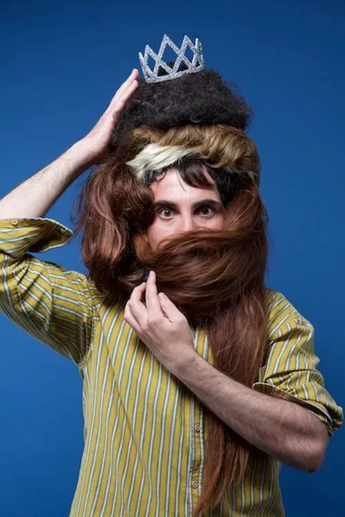 Thomas joue ses perruques poster