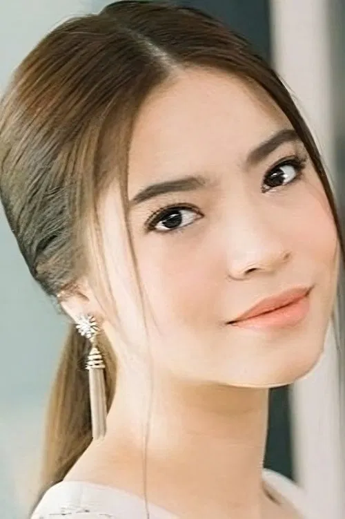 Marina Sadanun Balenciaga profile