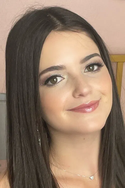 Bella Forbes profile