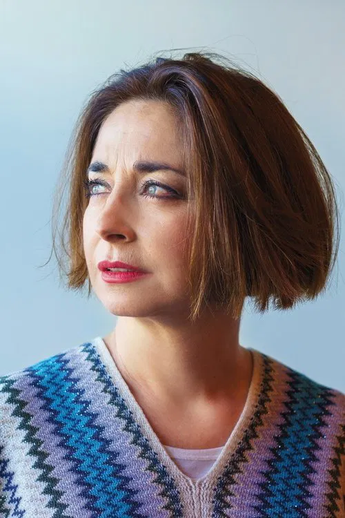 Paula Moura Pinheiro profile