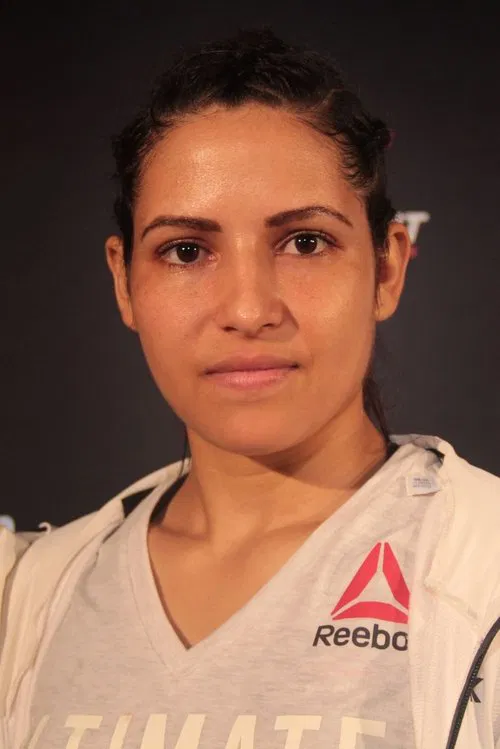 Polyana Viana profile
