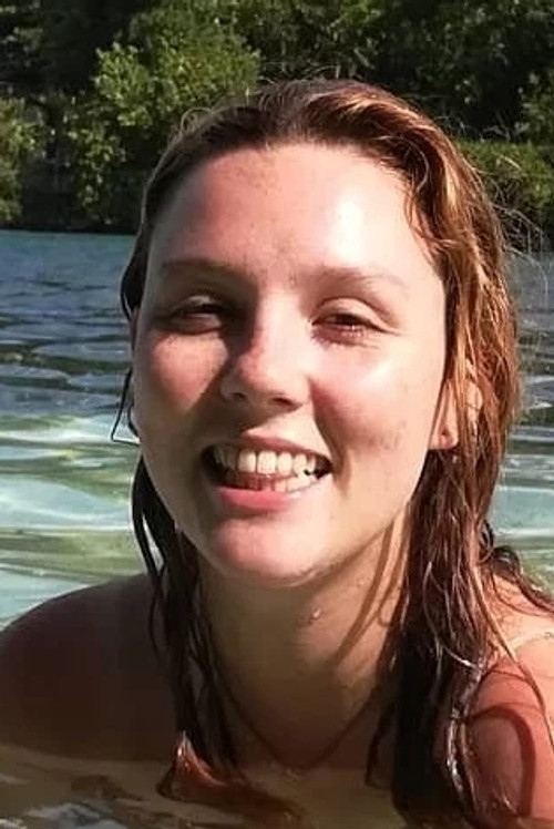 Laura Drosopoulos profile