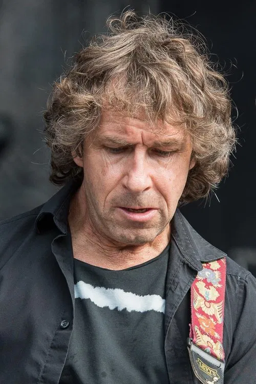Pete Trewavas profile
