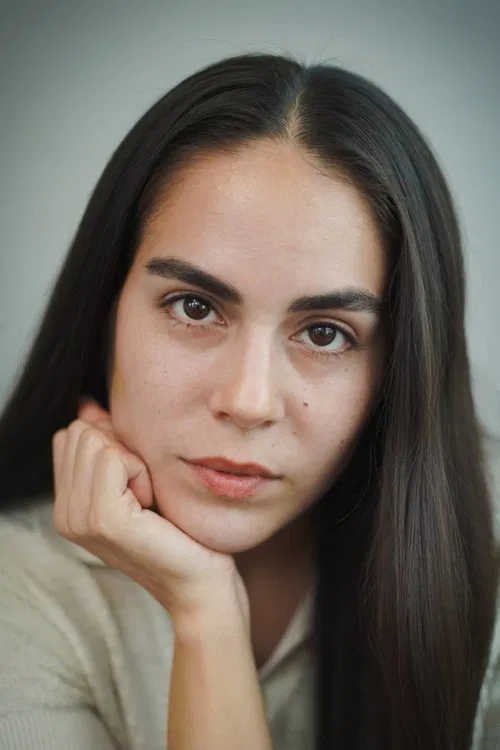 Mila Troncoso profile