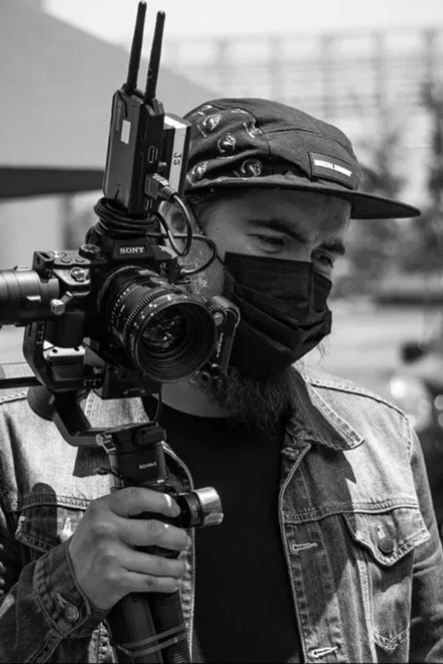 Joaquínn Salinas profile