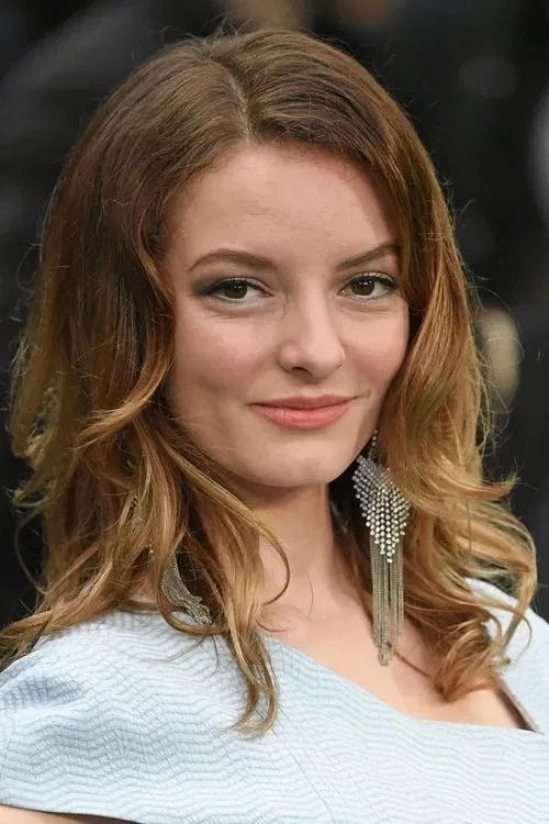 Dakota Blue Richards profile