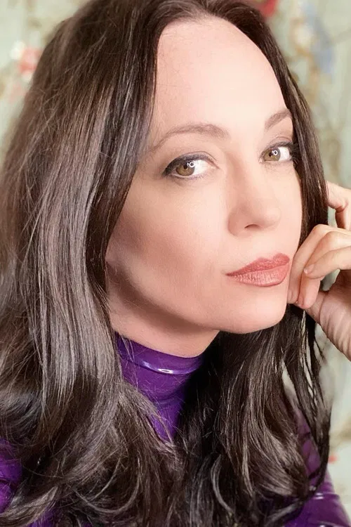 Isabella Sinclaire profile