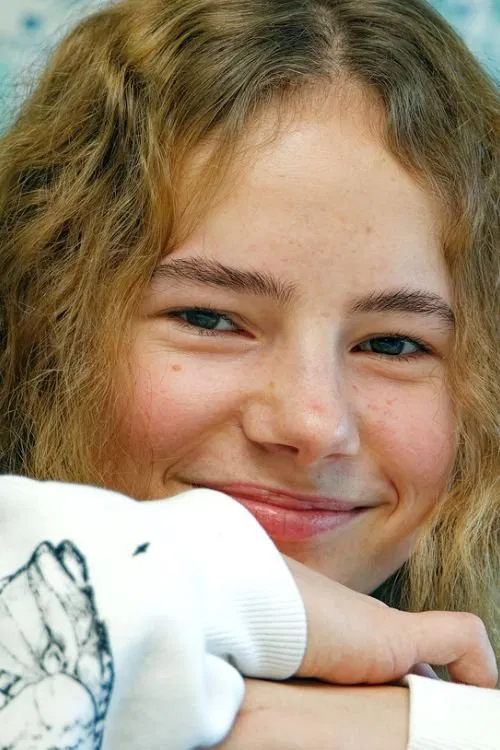 Mae van de Loo profile