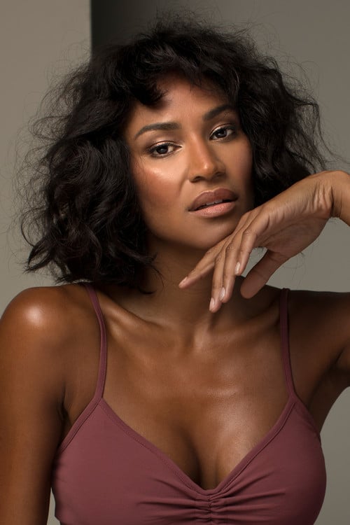 Naadei Lyonnais profile