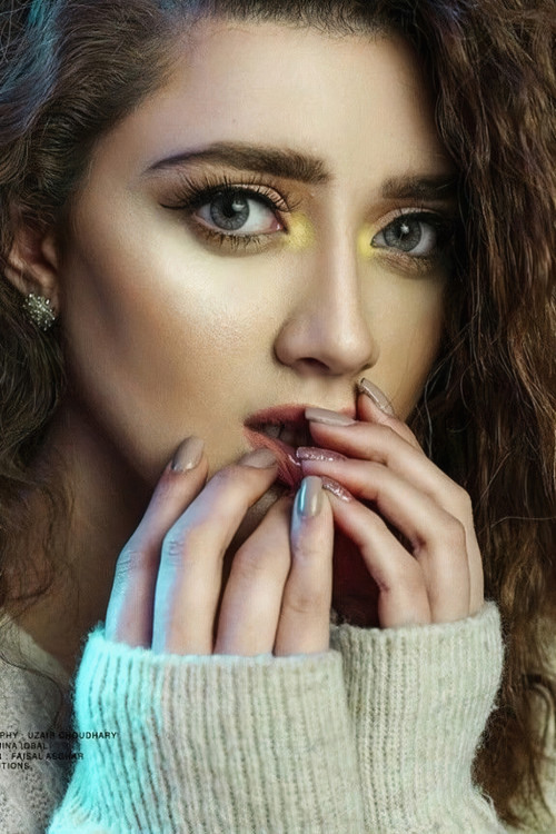 Momina Iqbal profile