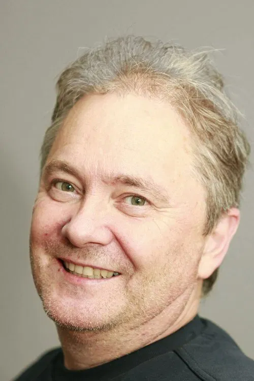 Stephen Lindholm profile