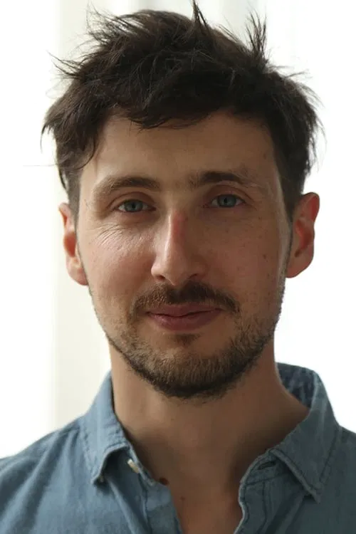 Cristóbal León profile