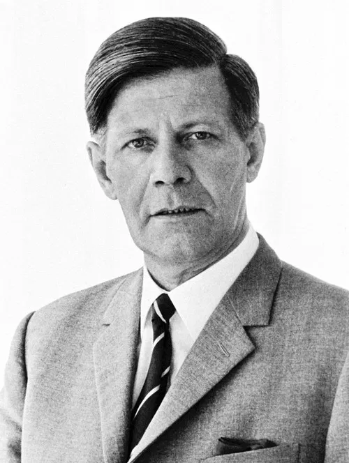 Mensch Helmut - der Mythos Helmut Schmidt poster