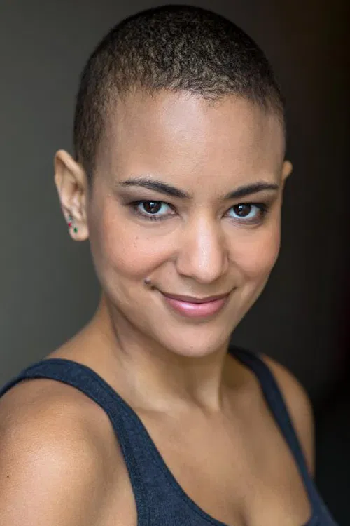 Élizabeth Anne profile