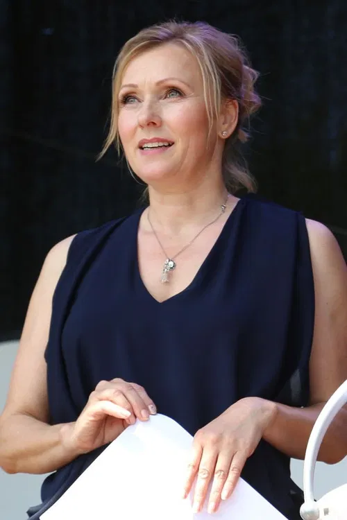 Dana Golombek profile