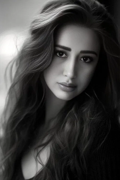 Helia Behrooz profile