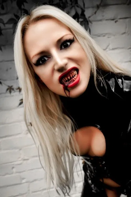 Melanie Denholme profile