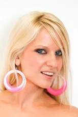 Caroline De Jaie profile